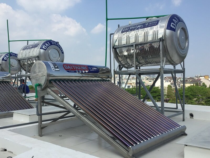 Sửa luôn máy nước nóng mặt trời